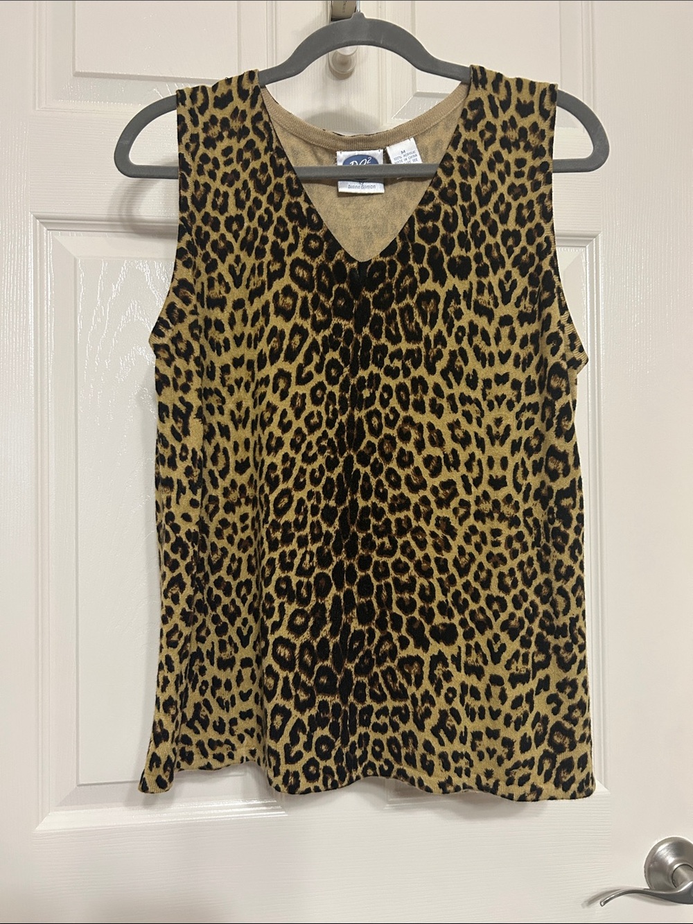 DG2 Leopard Print V-Neck Tank Top Tan and Black Lightweight Sweater Super Soft